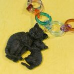 猫の親子のネックレスアップ