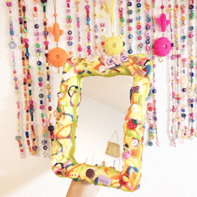 スタンドミラー/カラフルポップの写真