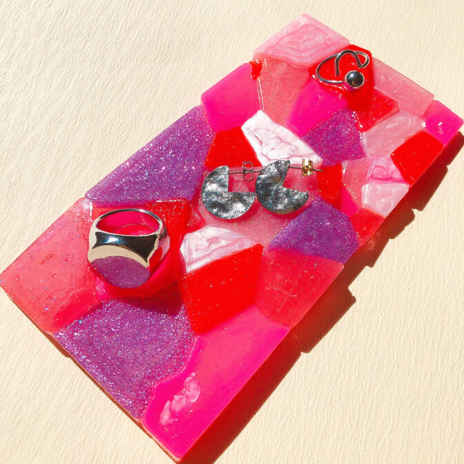 ハンドメイドアクセサリートレイ個性的