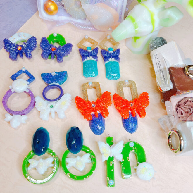 ユニークなデザインのハンドメイドアクセサリー