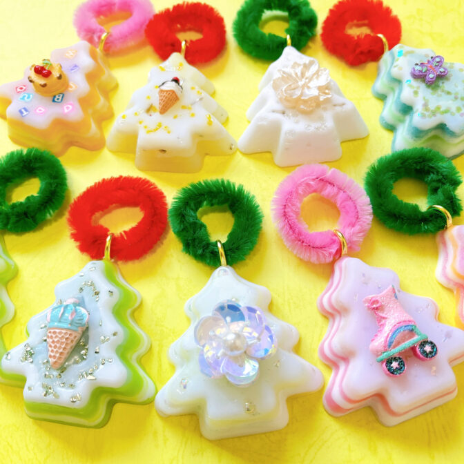 ハンドメイドクリスマスツリー型オーナメント