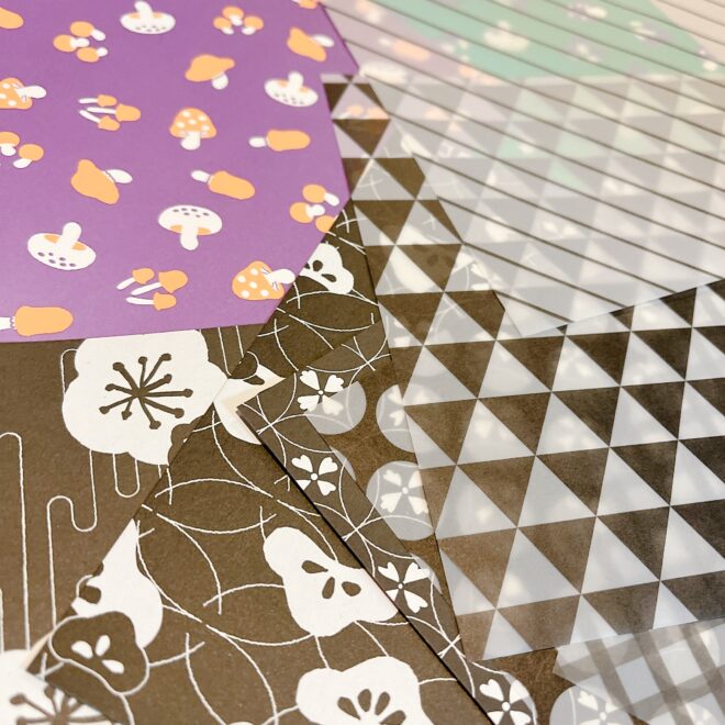 100円ショップの折り紙