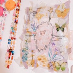 折り紙と厚紙とシールで壁飾りを作る！｜簡単ハンドメイドアイディアレシピ