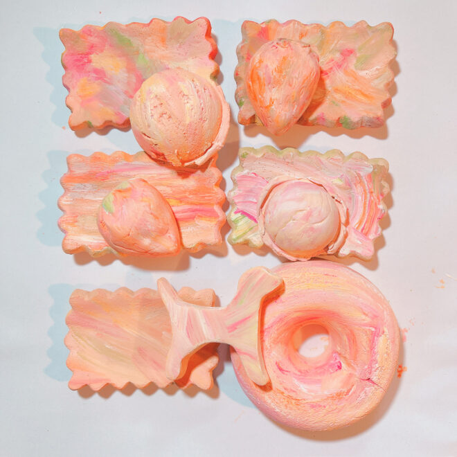 紙粘土で作った春色小物