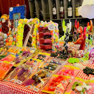 東日暮里・元映画館で行われた「みちくさ」というイベントに出展させていただきました。