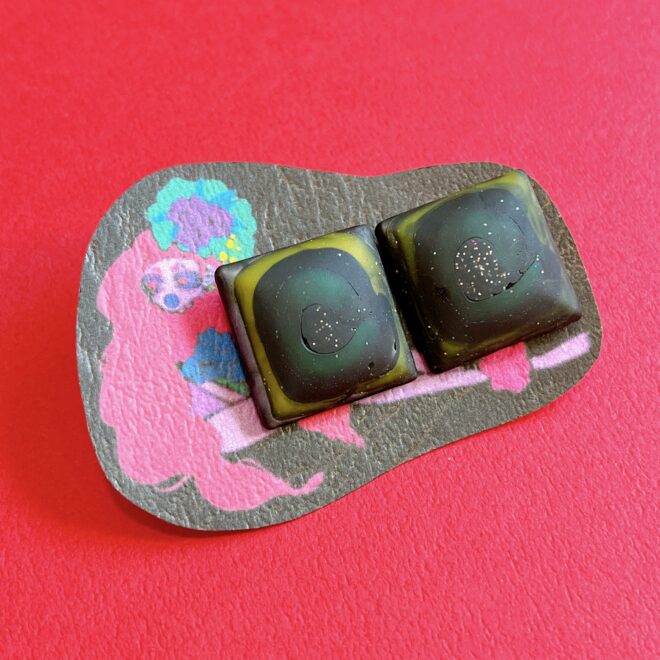 個性派ブラックピアス