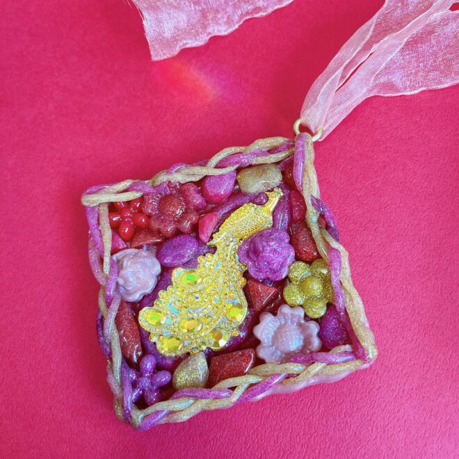 オーナメント孔雀レッド