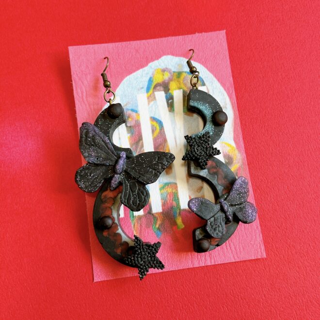 個性派ブラックピアス