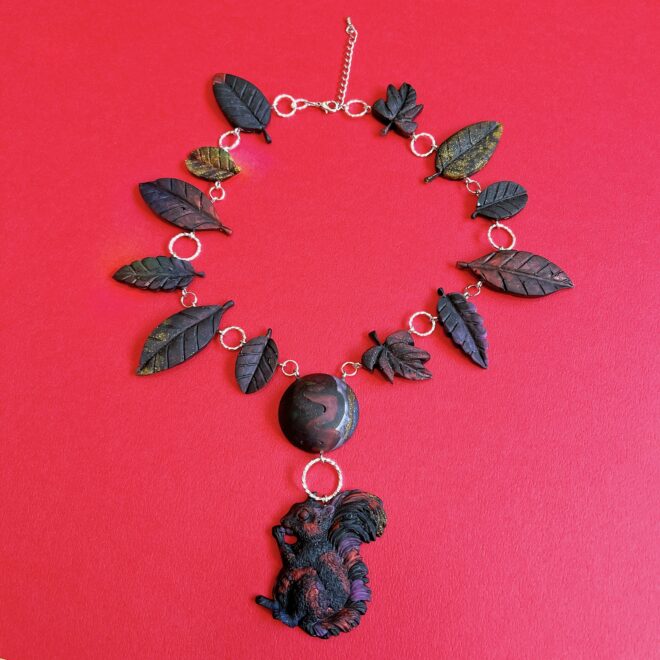 個性派ブラックチョーカーリス