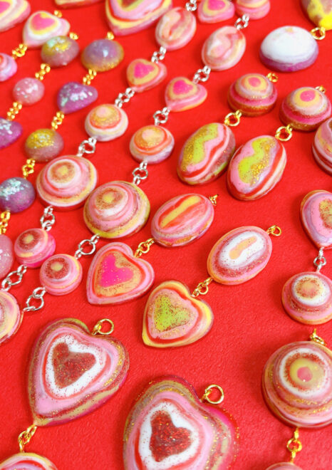 ピンク・ハートの個性派アクセサリー